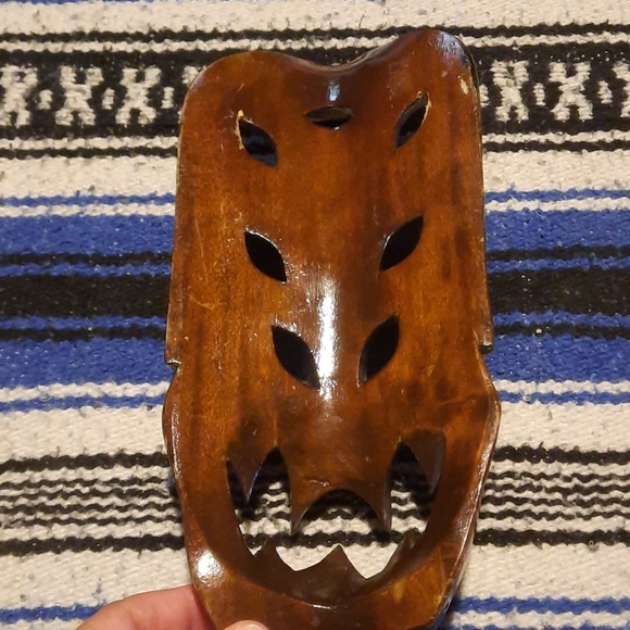 Wooden Hand Carved Mask Face Wall Hanging - Picture 4 of 6